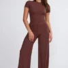 Nour Tall Mid Rise Wide Leg Trouser i chokladbrun Nour Tall Mid Rise Wide Leg Trouser i chokladbrun