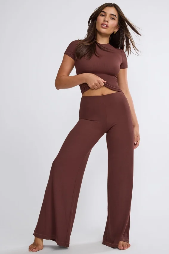 Nour Tall Mid Rise Wide Leg Trouser i chokladbrun Nour Tall Mid Rise Wide Leg Trouser i chokladbrun