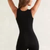 Nova kortärmad unitard med fyrkantig halsringning i svart Nova kortärmad unitard med fyrkantig halsringning i svart