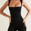 Nova kortärmad unitard med fyrkantig halsringning i svart Nova kortärmad unitard med fyrkantig halsringning i svart