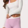 Off-shoulder-top i mjuk jersey i färgen Milk Off-shoulder-top i mjuk jersey i färgen Milk