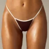 Old Money Triangel-stringbikinibyxor i brunt Old Money Triangel-stringbikinibyxor i brunt