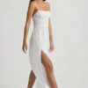 Olyssia Shirred Camisole Maxi Klänning i vitt Olyssia Shirred Camisole Maxi Klänning i vitt