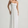 Olyssia Shirred Camisole Maxi Klänning i vitt Olyssia Shirred Camisole Maxi Klänning i vitt