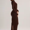Ori Modal Peekaboo långärmad midiklänning i chokladbrunt Ori Modal Peekaboo långärmad midiklänning i chokladbrunt