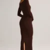 Ori Modal Peekaboo långärmad midiklänning i chokladbrunt Ori Modal Peekaboo långärmad midiklänning i chokladbrunt