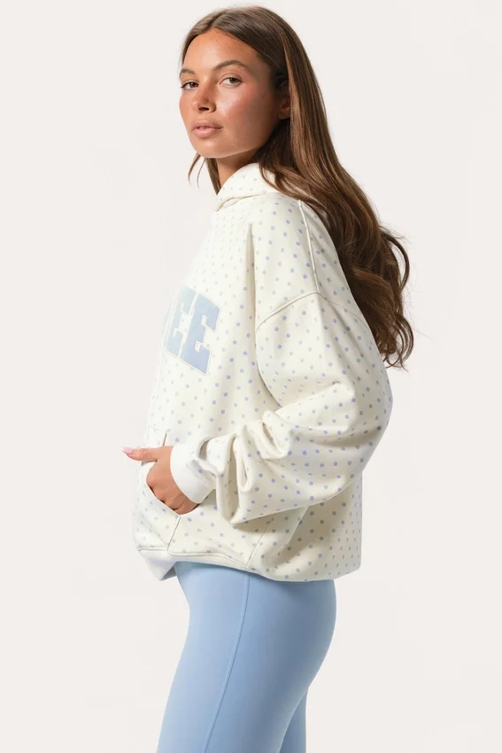 Oversized-hoodie med applikation i färgen Milk Polka Dot Oversized-hoodie med applikation i färgen Milk Polka Dot