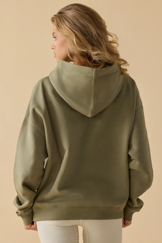 Oversized-tröja med huva i mjuk olivgrön Oversized-tröja med huva i mjuk olivgrön