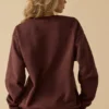 Oversized tröja med rund hals i mahogny Oversized tröja med rund hals i mahogny