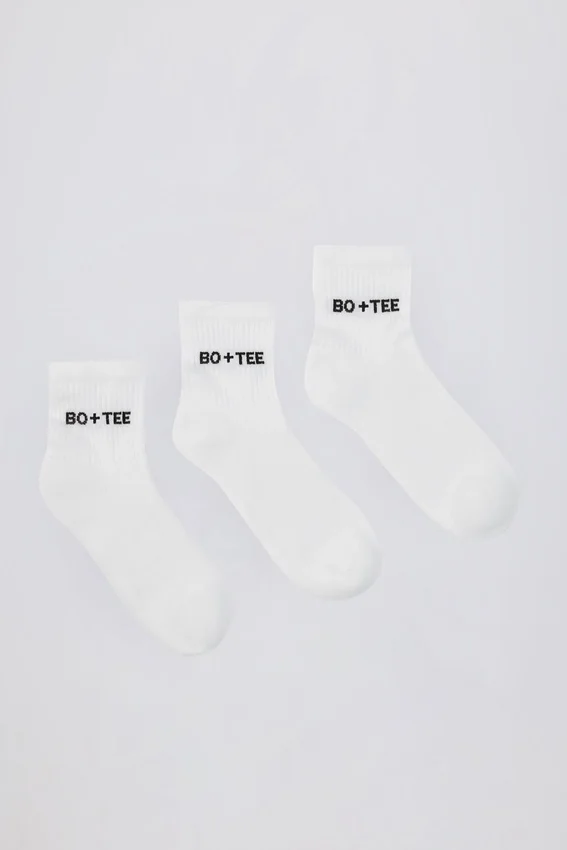 Paket med ribbade strumpor i vitt Paket med ribbade strumpor i vitt
