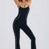 Petite Soft Active jumpsuit med öppen rygg i svart Petite Soft Active jumpsuit med öppen rygg i svart