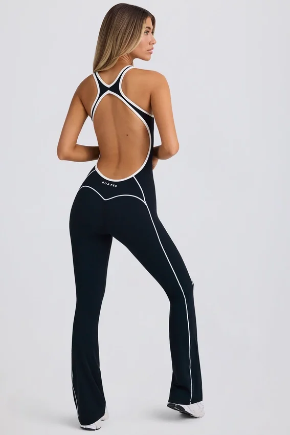 Petite Soft Active jumpsuit med öppen rygg i svart Petite Soft Active jumpsuit med öppen rygg i svart
