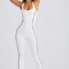 Petite Soft Active jumpsuit med öppen rygg i vitt Petite Soft Active jumpsuit med öppen rygg i vitt