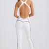 Petite Soft Active jumpsuit med öppen rygg i vitt Petite Soft Active jumpsuit med öppen rygg i vitt