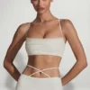 Pisa Embellished Cross Back Crop Top i vitt Pisa Embellished Cross Back Crop Top i vitt