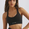 Plunge Neck Define Luxe sport-BH i svart Plunge Neck Define Luxe sport-BH i svart