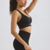 Plunge Neck Define Luxe sport-BH i svart Plunge Neck Define Luxe sport-BH i svart