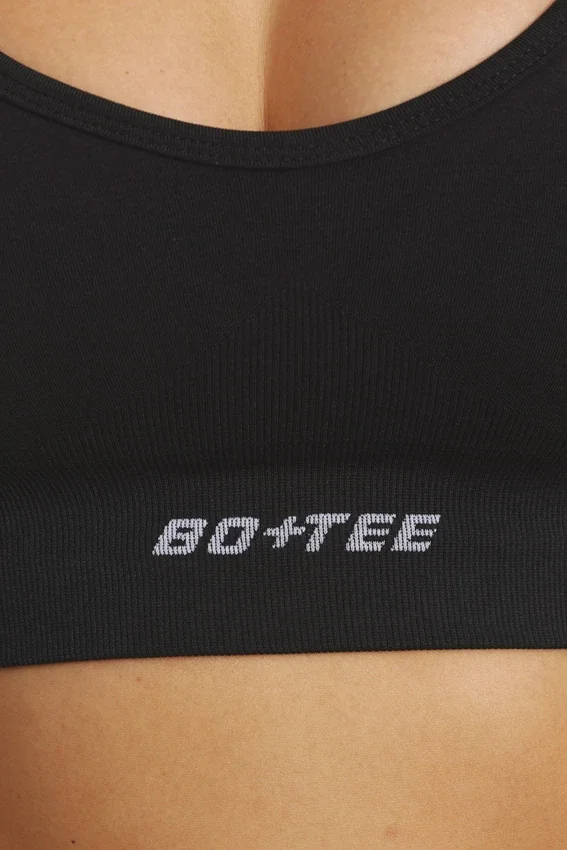 Plunge Neck Define Luxe sport-BH i svart Plunge Neck Define Luxe sport-BH i svart