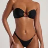 Praslin bandeau-bikinitopp med pärlbroderier i svart Praslin bandeau-bikinitopp med pärlbroderier i svart