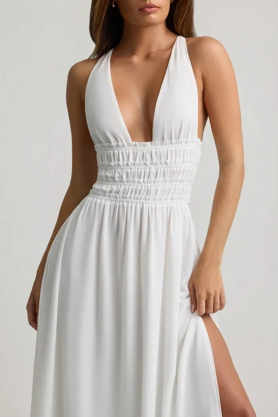 Pryana Plunge Cross-Back maxiklänning i vitt Pryana Plunge Cross-Back maxiklänning i vitt