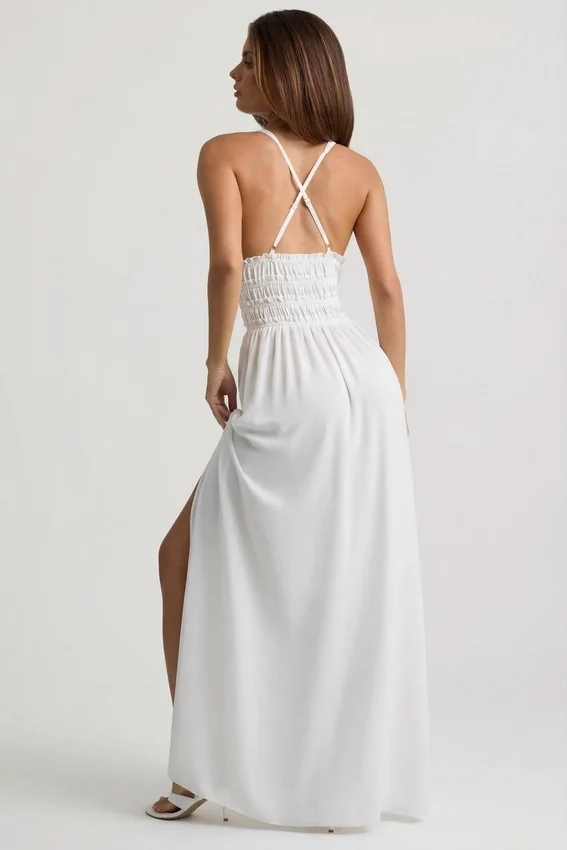 Pryana Plunge Cross-Back maxiklänning i vitt Pryana Plunge Cross-Back maxiklänning i vitt