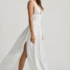 Pryana Plunge Cross-Back maxiklänning i vitt Pryana Plunge Cross-Back maxiklänning i vitt