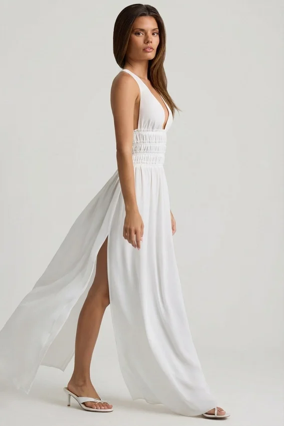 Pryana Plunge Cross-Back maxiklänning i vitt Pryana Plunge Cross-Back maxiklänning i vitt