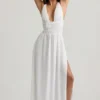 Pryana Plunge Cross-Back maxiklänning i vitt Pryana Plunge Cross-Back maxiklänning i vitt