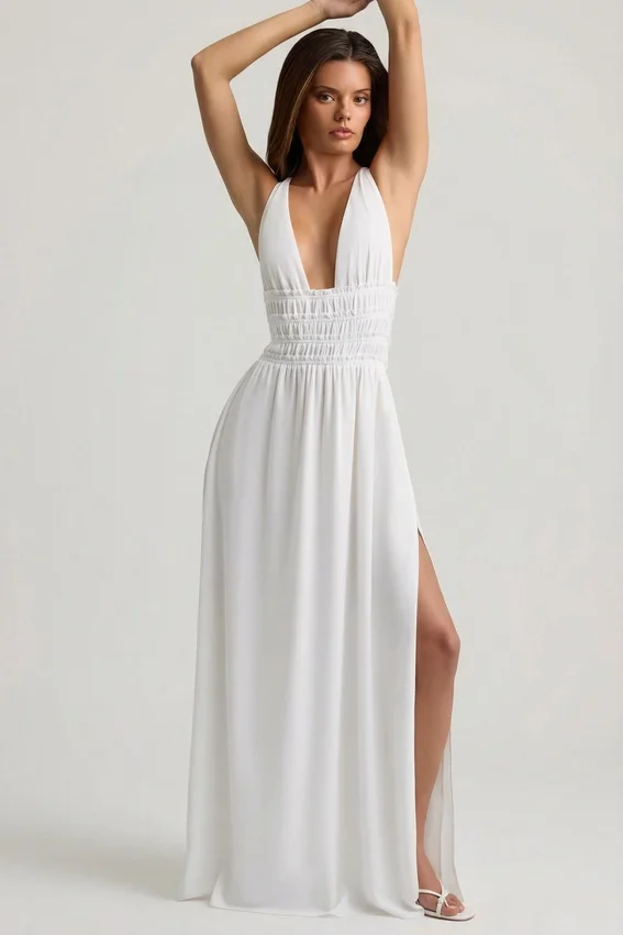 Pryana Plunge Cross-Back maxiklänning i vitt Pryana Plunge Cross-Back maxiklänning i vitt