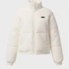 Quiltad puffjacka i corduroy i färgen Ivory Quiltad puffjacka i corduroy i färgen Ivory