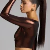 Rana crop top i metalliskt jersey med djup urringning i kopparbrons Rana crop top i metalliskt jersey med djup urringning i kopparbrons