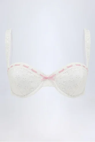 Ravello Broderie Anglaise balkett-bikinitopp med bygel i vitt Ravello Broderie Anglaise balkett-bikinitopp med bygel i vitt