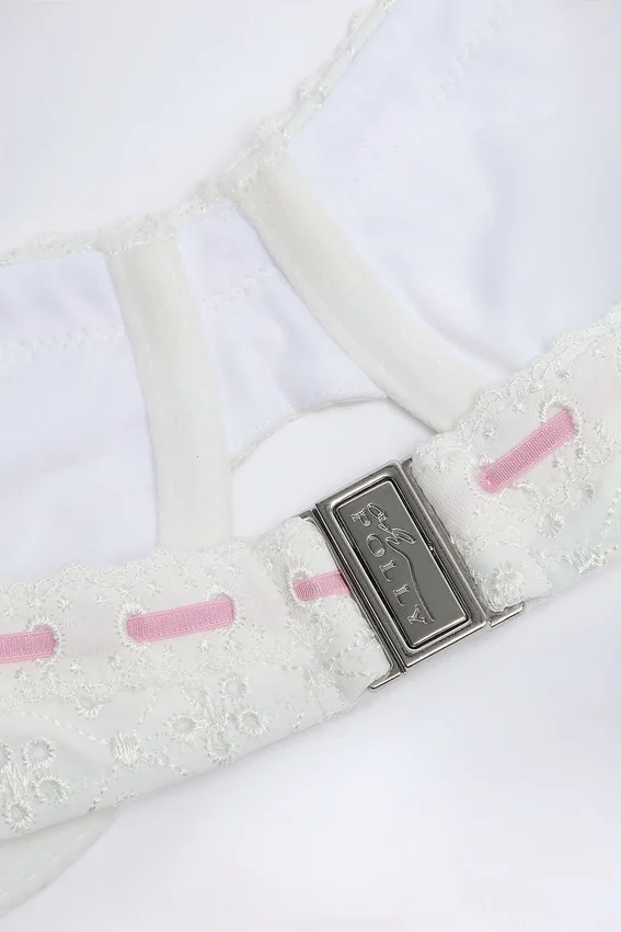 Ravello Broderie Anglaise balkett-bikinitopp med bygel i vitt Ravello Broderie Anglaise balkett-bikinitopp med bygel i vitt