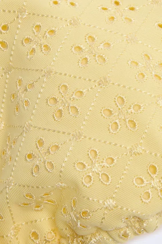 Recife Broderie Anglaise Triangel-bikinitopp i citrongult Recife Broderie Anglaise Triangel-bikinitopp i citrongult
