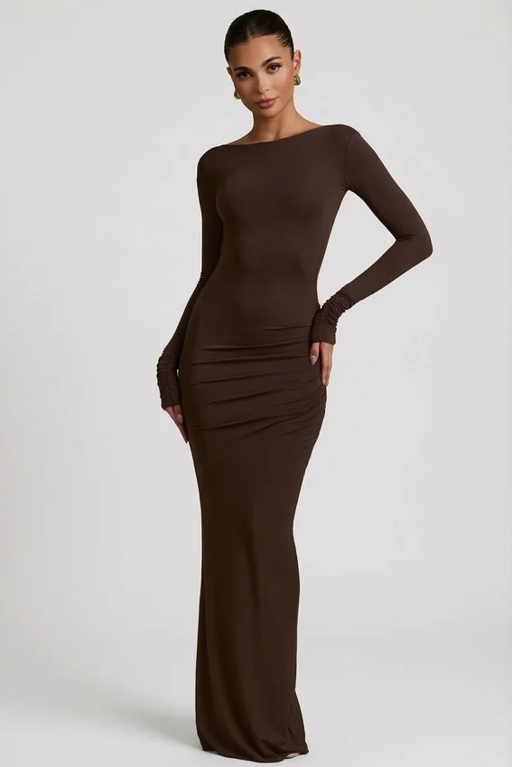 Regine Modal Ruched Backless Maxiklänning i chokladbrunt Regine Modal Ruched Backless Maxiklänning i chokladbrunt