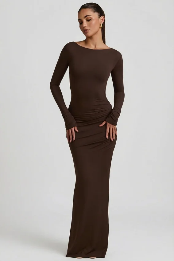 Regine Modal Ruched Backless Maxiklänning i chokladbrunt Regine Modal Ruched Backless Maxiklänning i chokladbrunt
