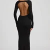 Regine Modal Ruched Backless Maxiklänning i svart Regine Modal Ruched Backless Maxiklänning i svart