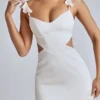 Rialta Cut Out Satin Miniklänning i Ivory Rialta Cut Out Satin Miniklänning i Ivory