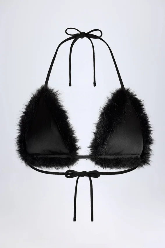 Riana bralette i triangulär form av fuskpäls i svart Riana bralette i triangulär form av fuskpäls i svart