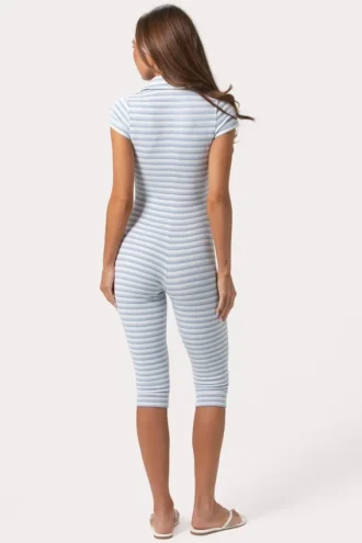 Ribbad jersey-capri-jumpsuit i blå rand Ribbad jersey-capri-jumpsuit i blå rand