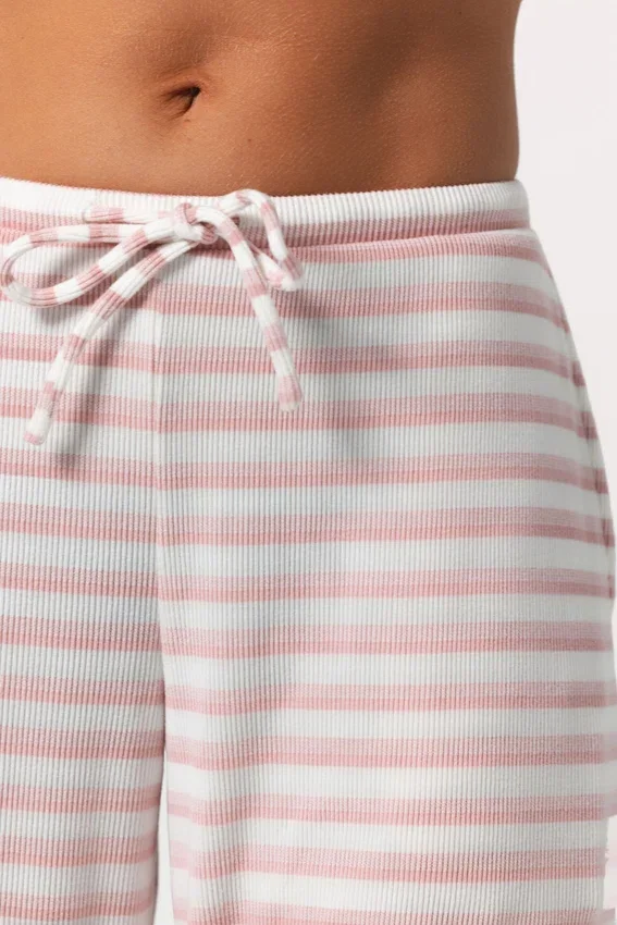 Ribbad jerseybyxa med låg midja i rosa randigt Ribbad jerseybyxa med låg midja i rosa randigt