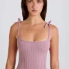 Ribbstickad linne med knytning i mauve Ribbstickad linne med knytning i mauve