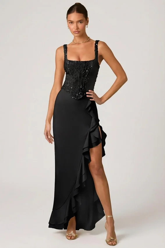 Robina Embellished Ruffle-Trim Corset Gown i svart Robina Embellished Ruffle-Trim Corset Gown i svart