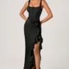 Robina Embellished Ruffle-Trim Corset Gown i svart Robina Embellished Ruffle-Trim Corset Gown i svart