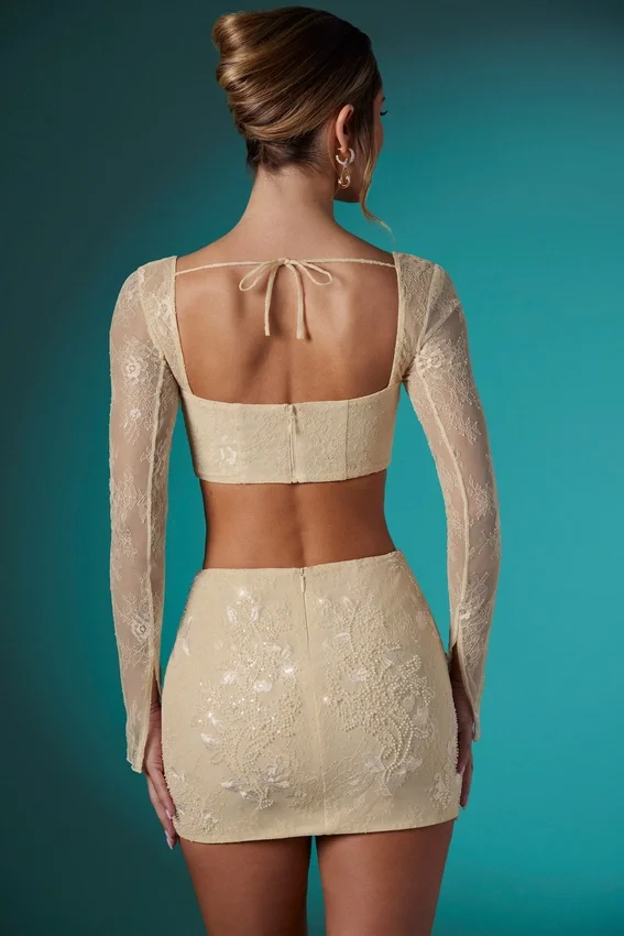 Romy Embellished Lace Bodycon Mini Kjolar i Ivory Romy Embellished Lace Bodycon Mini Kjolar i Ivory