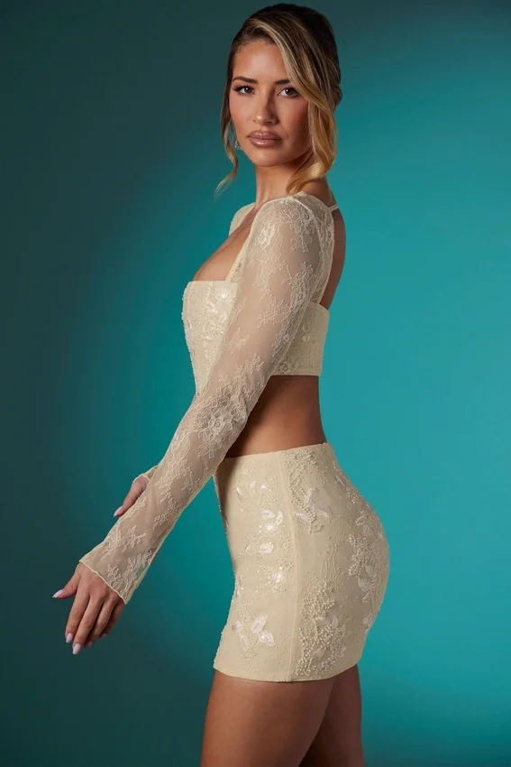 Romy Embellished Lace Bodycon Mini Kjolar i Ivory Romy Embellished Lace Bodycon Mini Kjolar i Ivory