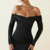 Rosanna Off-Shoulder Ruched Bodycon-miniklänning i svart Rosanna Off-Shoulder Ruched Bodycon-miniklänning i svart