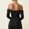 Rosanna Off-Shoulder Ruched Bodycon-miniklänning i svart Rosanna Off-Shoulder Ruched Bodycon-miniklänning i svart