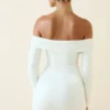 Rosanna Off-Shoulder Ruched Bodycon Miniklänning i Vanilla Rosanna Off-Shoulder Ruched Bodycon Miniklänning i Vanilla