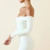 Rosanna Off-Shoulder Ruched Bodycon Miniklänning i Vanilla Rosanna Off-Shoulder Ruched Bodycon Miniklänning i Vanilla